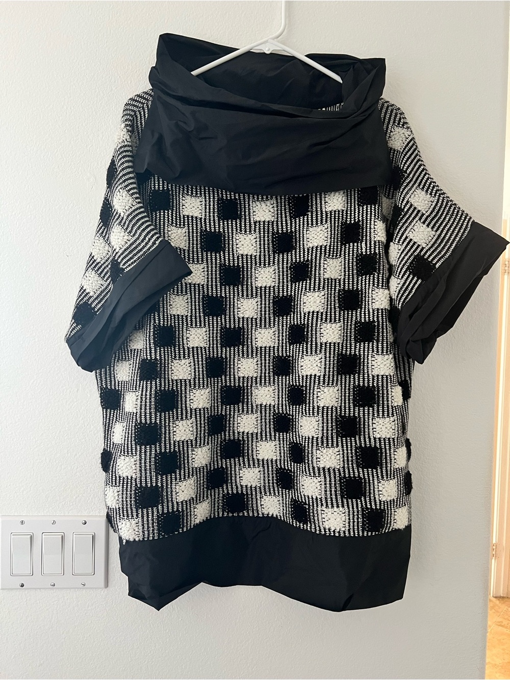 Bize Black & White Checker Knit Tunic with Funnel Neck size 1